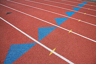 Franklin and Marshall track demonstrating the texture and customizability of REGUOL champion AG tracks to align with school colors.